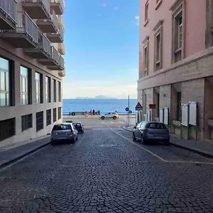 https://seafront-house.hotels-amalfi.com